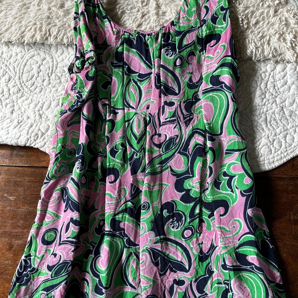 Lilly Pulitzer tank top. Flowy and good condition. size 8